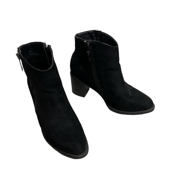 Beatrice Black Suede Bootie Boot Shoe Block Heel with Side Zipper Size 8 - Picture 2 of 6